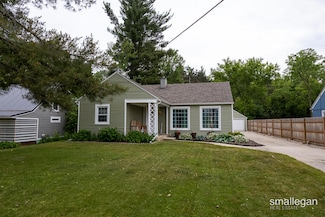 5161 Grand River Dr NE, Grand Rapids, MI 49525