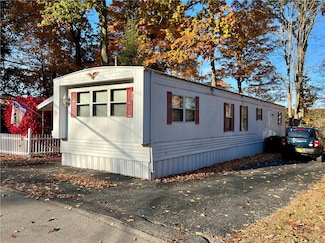 15 Spinet Dr, Rochester, NY 14625