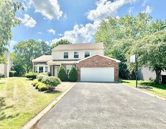1384 Marble Hill Dr, Lake Zurich, IL 60047