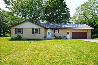 11 Boldt Ct, Orchard Park, NY 14127