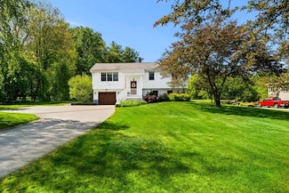 202 Center St, Groveland, MA 01834
