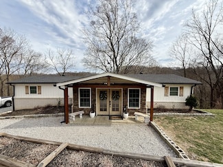90 Maggart Rd, Elmwood, TN 38560