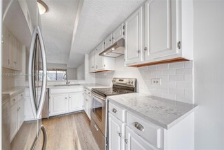 7890 SW 86th St Unit 9, Miami, FL 33143