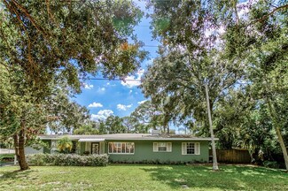 225 Mira Vista Dr, Dunedin, FL 34698