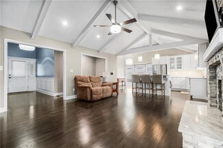 4075 SW Royale Ct, Lees Summit, MO 64082