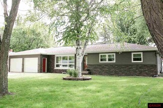 1323 S Galbraith St, Blue Earth, MN 56013