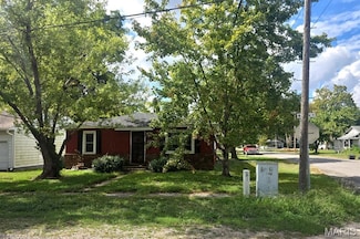 625 N Catalpa St, Dexter, MO 63841