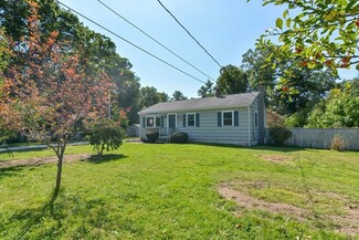 15 Carmel St, Middleboro, MA 02346