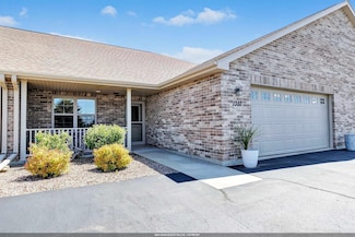 1351 Pond View Cir, de Pere, WI 54115