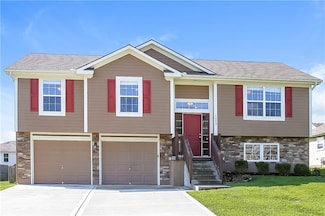 1603 NW Hilltop Ln, Grain Valley, MO 64029