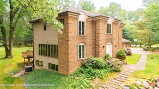 1160 Fox Chase St, Okemos, MI 48864