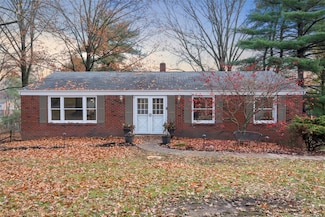 140 E Edgewood Dr, Canonsburg, PA 15317