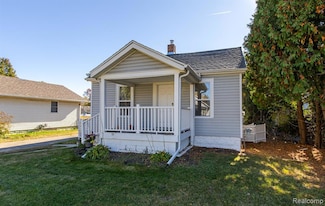 106 Lakeview St, Holly, MI 48442