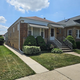 5823 W Addison St, Chicago, IL 60634