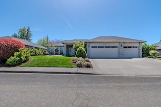 3578 Shamrock Dr, Medford, OR 97504