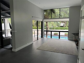615 Harbor Cir, Key Biscayne, FL 33149