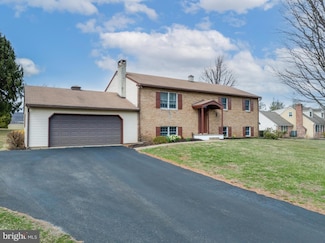 75 Lakeview Dr, Elverson, PA 19520