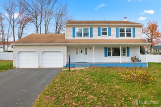 7 Oberlin Ct, Edison, NJ 08820