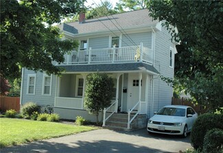 19 Maple St, Warren, RI 02885