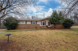945 Parker Ct, Winston Salem, NC 27103