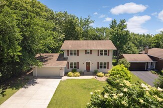 8103 Dakota Ln, Chanhassen, MN 55317