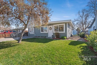 845 S 13th E, Mountain Home, ID 83647