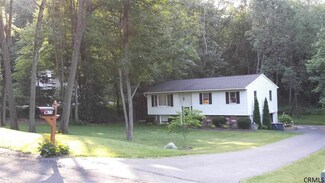 1675 Julianne Dr, Castleton On Hudson, NY 12033