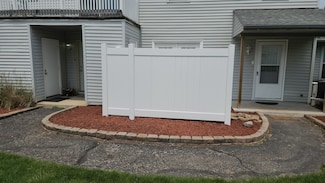 2330 Carnation Dr Unit 320C, Crest Hill, IL 60403