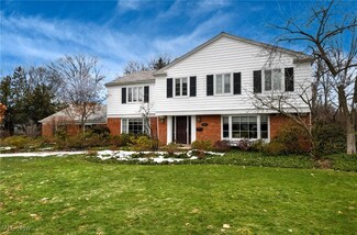 19913 Shelburne Rd, Shaker Heights, OH 44118