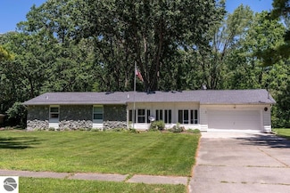 3931 Jim Dr, Bridgeport, MI 48722