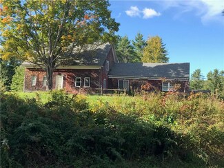 378 Pinewoods Rd, Lewiston, ME 04240