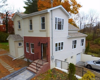 12 Shelly Ave, Hartsdale, NY 10530