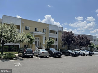 4195 S Four Mile Run Dr Unit 203, Arlington, VA 22204
