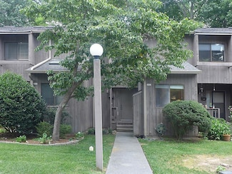 424 Fairoaks Cir, Chapel Hill, NC 27516