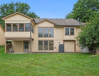 18811 Sunrise Dr, Belton, MO 64012