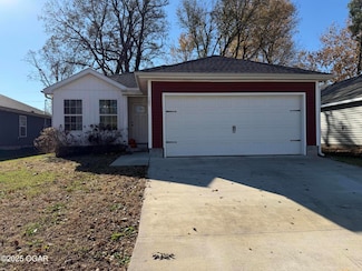 127 E Poplar, Carterville, MO 64835