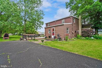 17 Meadow Rd, Quakertown, PA 18951