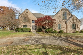 1702 Yorkshire Dr, Champaign, IL 61822