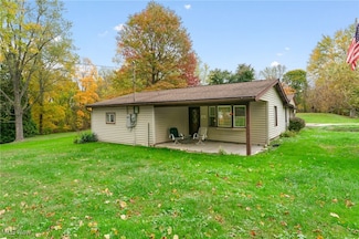 365 Lyons Ave, East Palestine, OH 44413