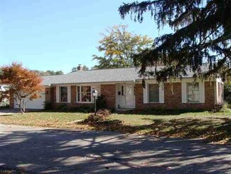 110 Maple St, Winona Lake, IN 46590