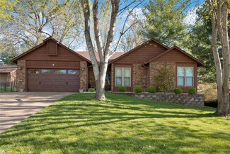 4 Newburg Ct, Columbia, IL 62236