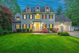 4 Leonard Rd, Mendon, MA 01756