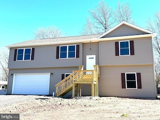 208 Deer Run Rd, Hazle Township, PA 18202