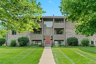 8709 Candlewood Trail, Brighton, MI 48116