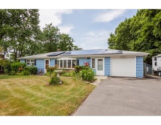 33 High St, Granby, MA 01033