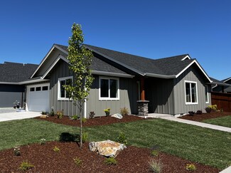 2804 SW Eastwood Ln, Grants Pass, OR 97527