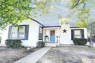 307 Rock St, Bowie, TX 76230