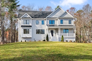 450 Lake St, Haverhill, MA 01832