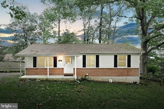 20 Fulton Ave, Stewartstown, PA 17363