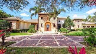 4467 Wayside Dr, Naples, FL 34119
